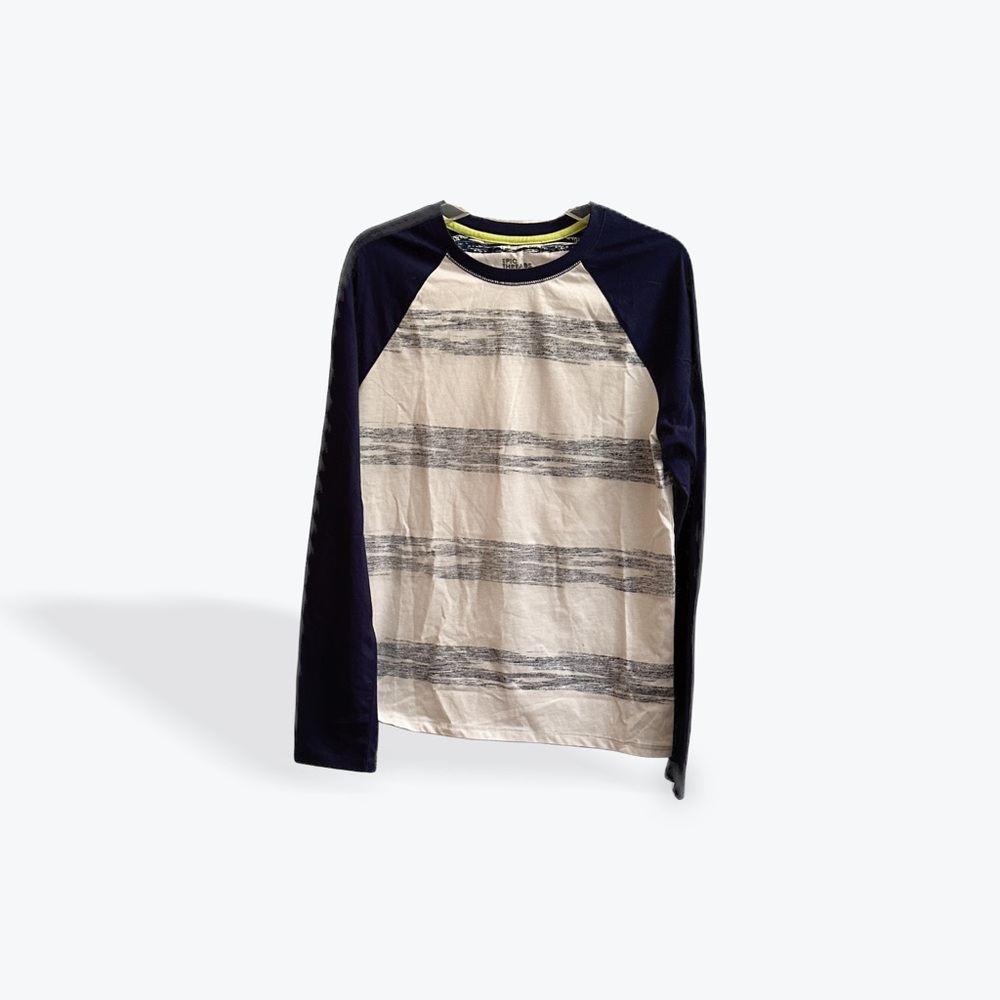 Epic Threads Long Sleeve Raglan Tee – Size M